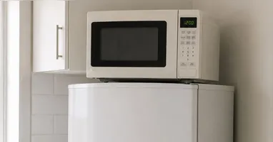 Posicionamento incorreto de eletrodomésticos pode prejudicar o funcionamento, aumentar o consumo de energia e causar acidentes.