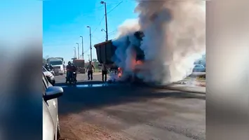 Local do acidente próximo à ponte de São Félix, em Marabá, onde a motocicleta pegou fogo sob a carreta.