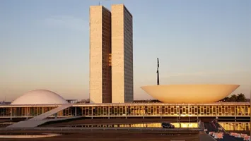 Após o recesso, o Congresso retorna no dia 10 de agosto para discutir propostas legislativas importantes, incluindo a PEC da jornada de trabalho.