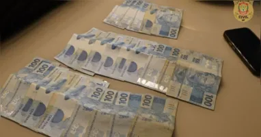 A Operação Narciso apreendeu 11 veículos de luxo e bloqueou R$ 32 milhões em bens e valores de investigados.