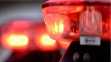 Policiais militares isolam trecho da rodovia PA-287 onde o corpo do trabalhador rural e a motocicleta foram localizados.