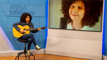 Roberta Campos cantou sucessos da carreira e convidou o público para o show deste sábado (8) em Belém.