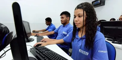 Aproveite 11 mil vagas gratuitas do SENAI e ainda receba até R$ 1.158 de auxílio