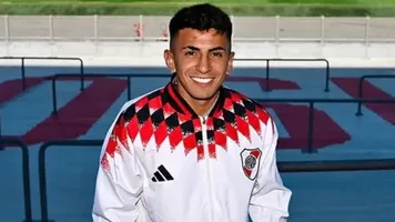 Thiago Almada escolhe o River Plate e se torna a contratação mais cara do clube.