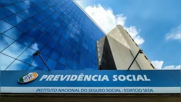 Beneficiários do INSS encerram pagamentos de julho nesta sexta, com depósitos de até R$ 8,4 mil. Confira o calendário completo e fique atento aos próximos pagamentos.
