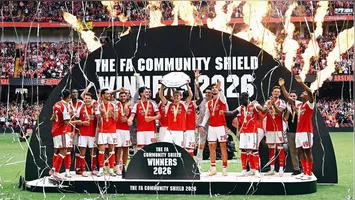O Arsenal goleia o Manchester City por 3 a 0 e conquista a Supercopa da Inglaterra, alcançando o 17º título na competição.