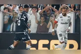 Cuca comenta sobre a possibilidade de Neymar jogar contra o Remo na Copa do Brasil e a logística entre o jogo e o leilão beneficente.
