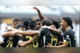 O Atlético-MG venceu o Grêmio por 3 a 0, com gols de Victor Hugo e Cuello, duas vezes, e chegou a nove jogos sem perder.