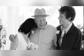 Bruce Willis apareceu ao lado da filha Tallulah e do genro Justin Acee durante o casamento, realizado em Idaho.