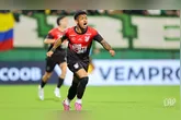 Léo Derik, lateral do Athletico-PR, é condenado a 13 anos por estupro.