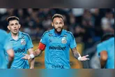 Neymar se envolve em discussão após jogo contra o CLube do Remo, em Belém.