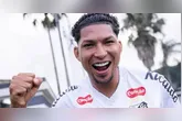 A "Lei do ex" é implacável: Rony balançou a rede do Mangueirão e eliminou o Remo, clube que o revelou.