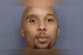 Ex-jogador da NFL Stedman Bailey foi preso na Flórida por suspeita de ato sexual em um shopping. O ex-atleta do St. Louis Rams e a companheira foram liberados após pagamento de fiança.