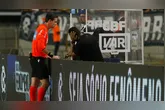 Remo participa de reunião na CBF para discutir mudanças na arbitragem após críticas recentes sobre decisões controversas em jogos do clube.