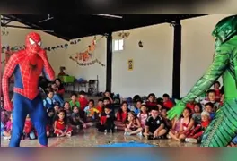 Mexicano Alejandro Servín usa experiência como dublê e fisioterapeuta para criar batalhas realistas contra o Duende Verde.