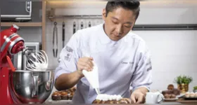 César Yukio, vencedor do MasterChef Confeitaria, contou nas redes sociais sobre a internação provocada por uma infecção no olho.