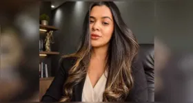 Segundo a investigação, Micaelli Araújo e o companheiro montavam uma "loja cenográfica" dentro de casa, usavam perfis falsos de uma conhecida empresa e recebiam pagamentos via Pix sem entregar os produtos