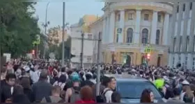 A Rússia afirma que a explosão em um restaurante italiano teve como objetivo intimidar cidadãos italianos que trabalham no país.