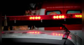 Crime ocorreu na noite de domingo no Setor Aldeia do Vale; suspeitos fugiram após os disparos e seguem procurados.