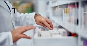Para retirar o medicamento basta apresentar um documento oficial com foto e CPF e uma receita médica válida