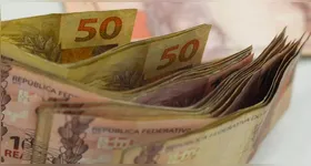 Benefício contempla trabalhadores da iniciativa privada e servidores públicos que atendam aos critérios.