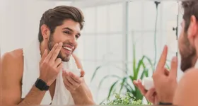 Segundo uma pesquisa da MindMiners realizada em 2024, 54% dos brasileiros se consideram vaidosos, enquanto 64% dos homens afirmam utilizar produtos de skincare.