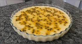 Nesta receita, o creme de leite e o leite em pó formam uma base encorpada, enquanto que o suco em pó traz o sabor marcante da fruta.