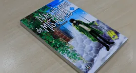 Capa do mangá Não chame de MISTÉRIO da autora Yumi Tamura.
