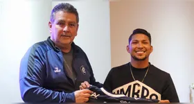 Rony está em casa, porém defendendo um novo clube