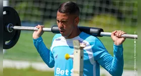 Frente ao lanterna, a pressão é total! Veja como Radsley vê a importância do jogo e o que o Paysandu precisa para vencer.