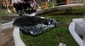 No meio da confusão, o jovem levou um golpe com canivete e morreu