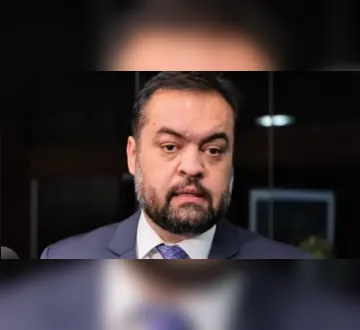 Imagem ilustrativa da imagem Cláudio Castro é alvo de ação da PF que investiga licenças da Refit