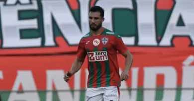 Imagem ilustrativa da notícia: Paysandu negocia empréstimo de zagueiro da Portuguesa para a Série C