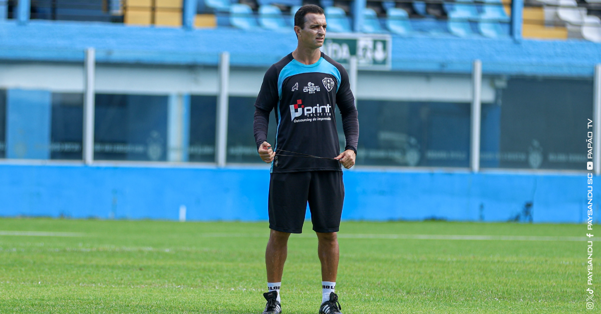 O técnico Júnior Rocha definiu a lista de 23 atletas convocados para o jogo contra a Ferroviária, nesta segunda-feira (17/08), em Araraquara (SP).