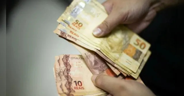 Imagem ilustrativa da notícia Salário mínimo tem reajuste estimado em 2027; veja o valor