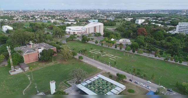 Imagem ilustrativa da notícia Universidade Federal abre concurso com 114 vagas e salários de até R$ 5,2 mil