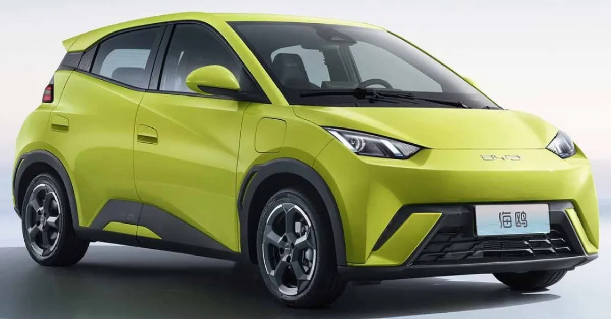 Mercado de carros cresce 19,03% no Brasil até julho, enquanto fabricantes chineses, com destaque para a BYD, avançam 146,67% e ampliam sua participação nas vendas.