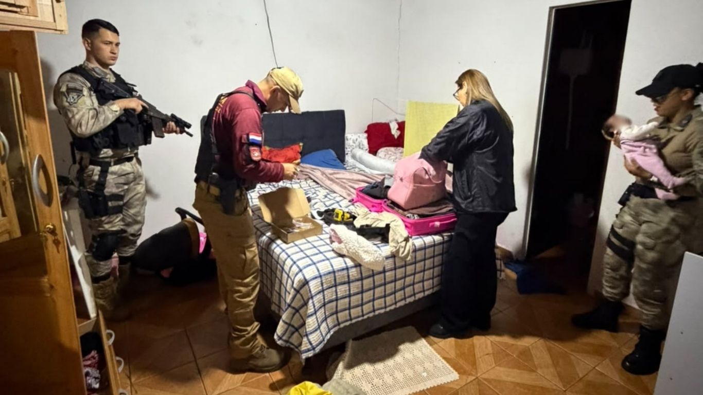 Ayla Emanuelly foi localizada em Pedro Juan Caballero após operação conjunta entre polícias do Brasil e Paraguai; casal de brasileiros foi preso.