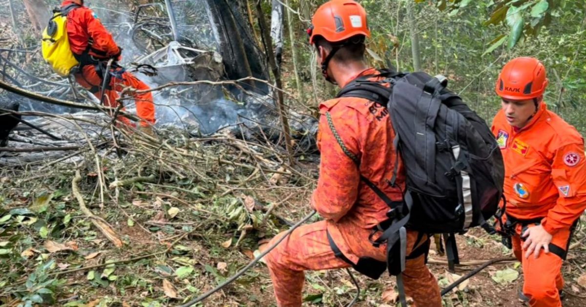 Perícia é realizada no local para investigar as possíveis causas do acidente.