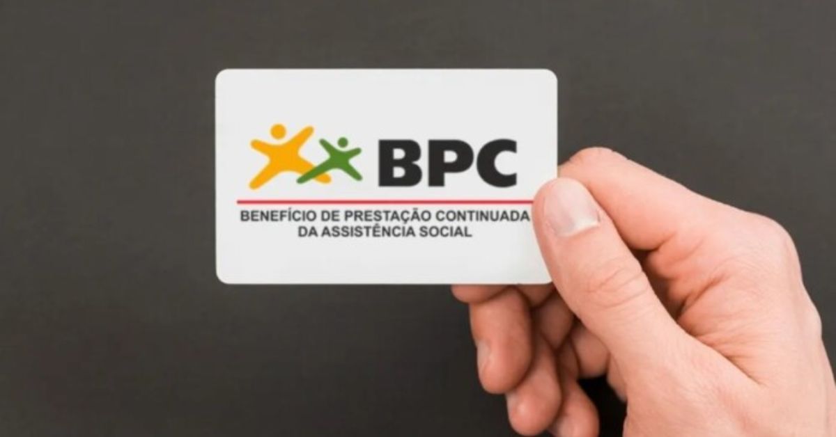 O BPC garante um salário mínimo mensal ao beneficiário que atende aos critérios estabelecidos pela legislação.
