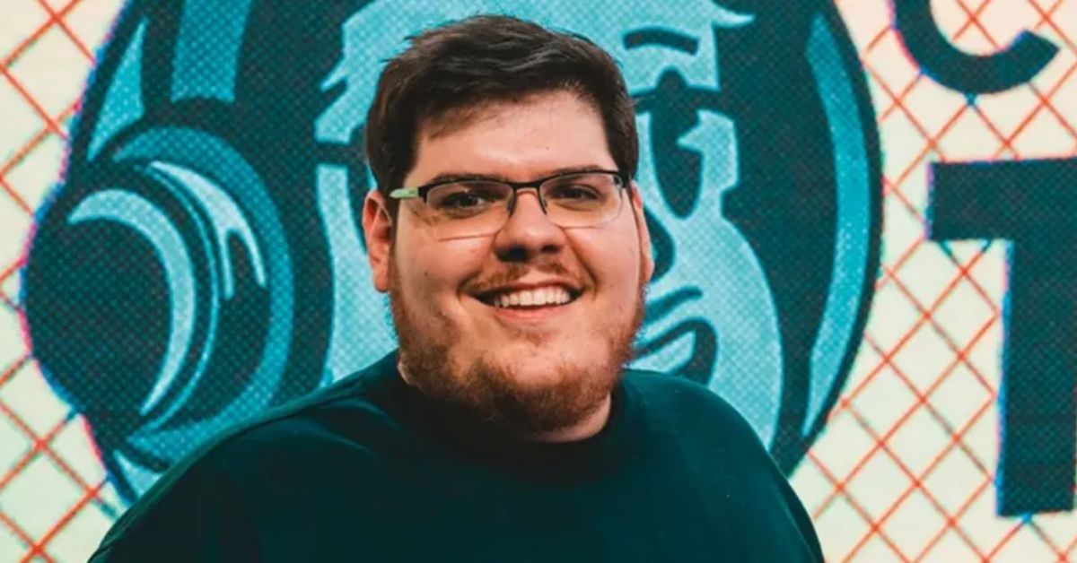 O ator sustenta que o comentário de Casimiro extrapolou os limites da liberdade de expressão e o expôs ao ridículo.