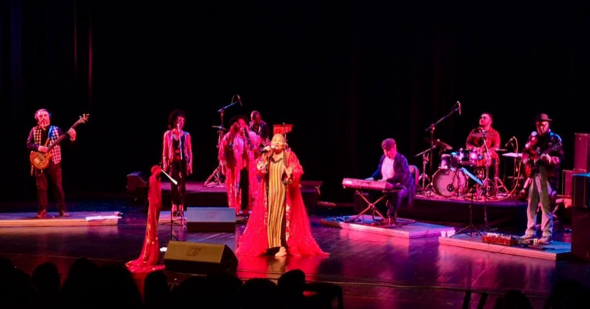 Mais do que um tributo, “Cor de Rosa Choque” é uma ação de valorização da memória da música popular brasileira.