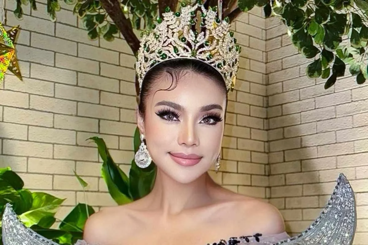Putri Andriani Juficha, vice-campeã do Miss Grand Indonésia 2025, faleceu aos 25 anos, no dia do seu aniversário. A causa da morte ainda não foi revelada.