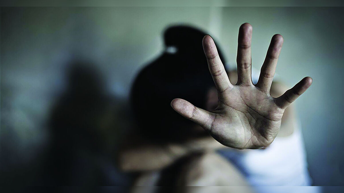 A adolescente procurou a polícia acompanhada da mãe