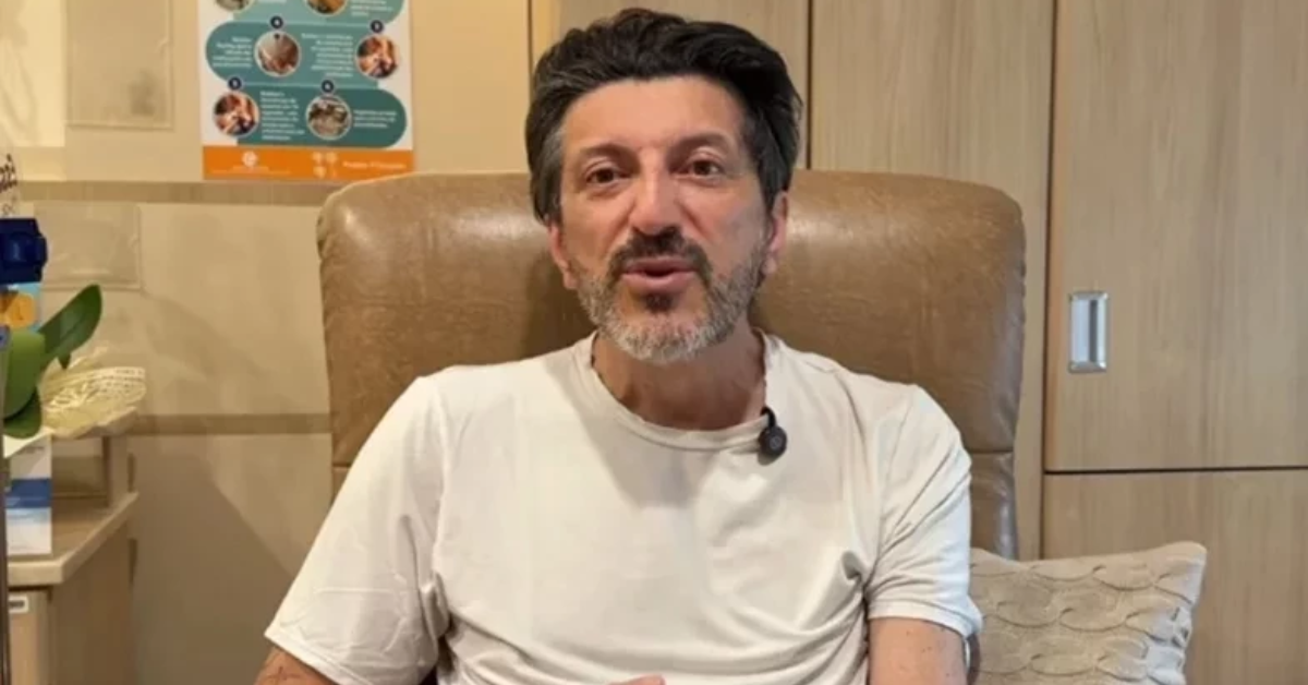 Lito Sousa deixou o hospital e passou a receber cuidados em casa após diagnóstico de doença rara; residência foi adaptada para oferecer atendimento de home care 24 horas.