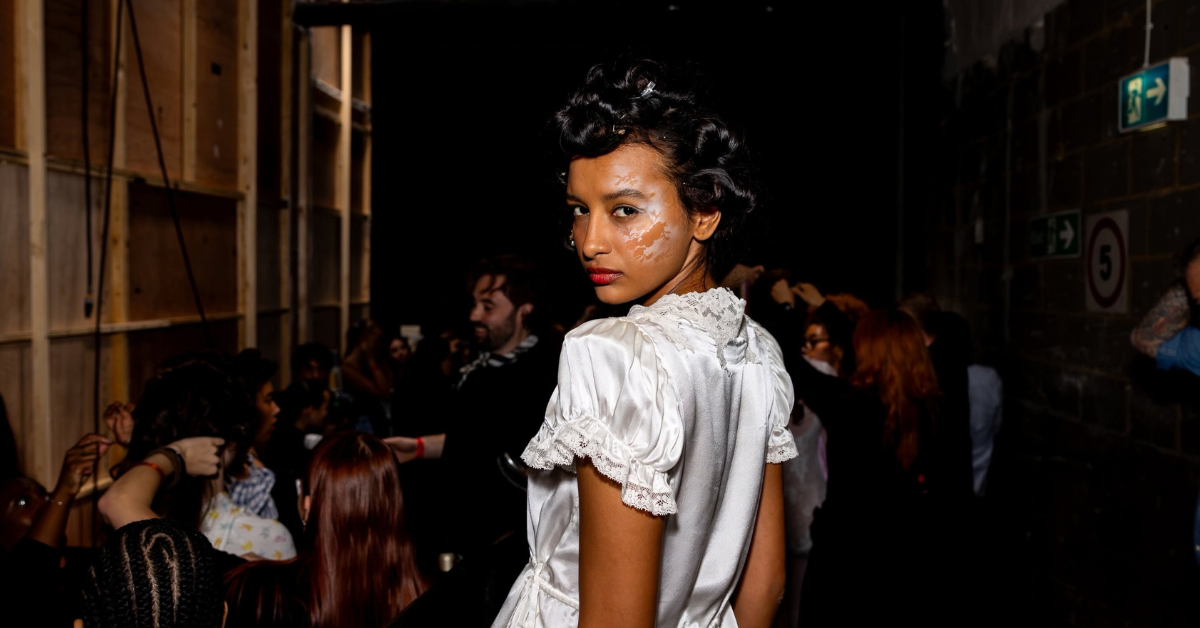 Carolina Costa estreia na London Fashion Week e representa o Pará no desfile da estilista Yuhan Wang durante a temporada Primavera/Verão 2027