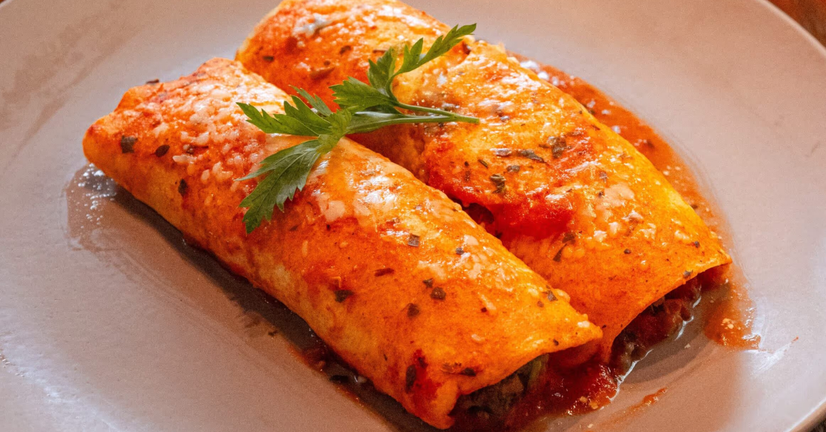 A panqueca fit pode ganhar versões doces ou salgadas e combina ingredientes como aveia, frango, salmão, batata-doce e banana.