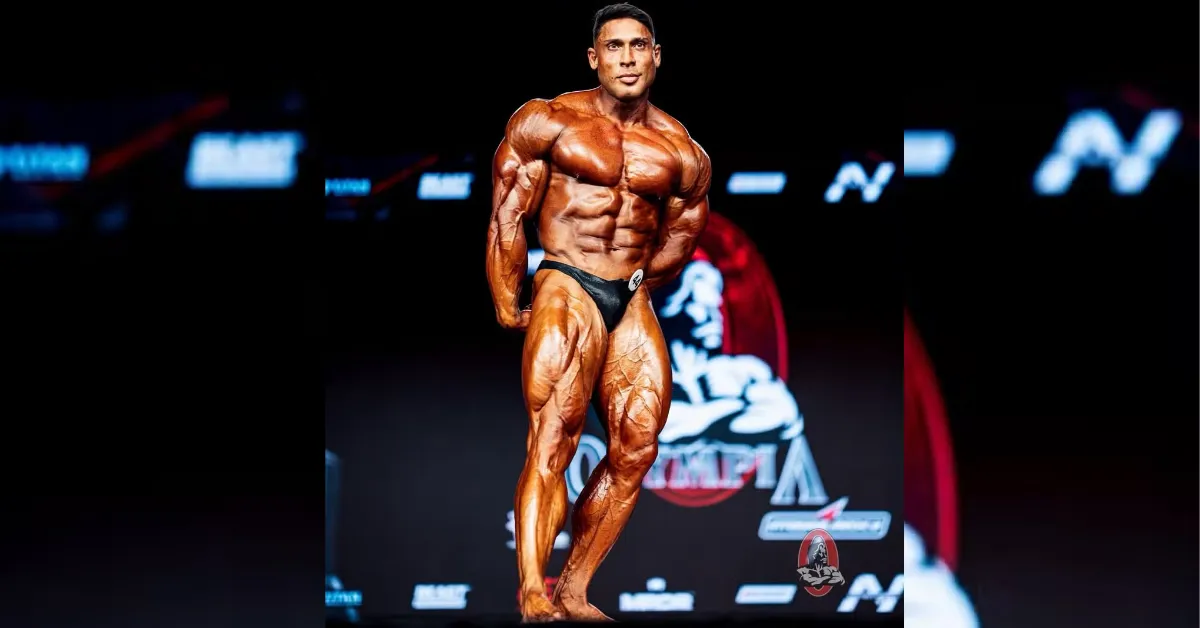 Ramon Dino terminou em terceiro lugar no Mr. Olympia 2026, na Classic Physique, e não conseguiu repetir o título conquistado em 2025.