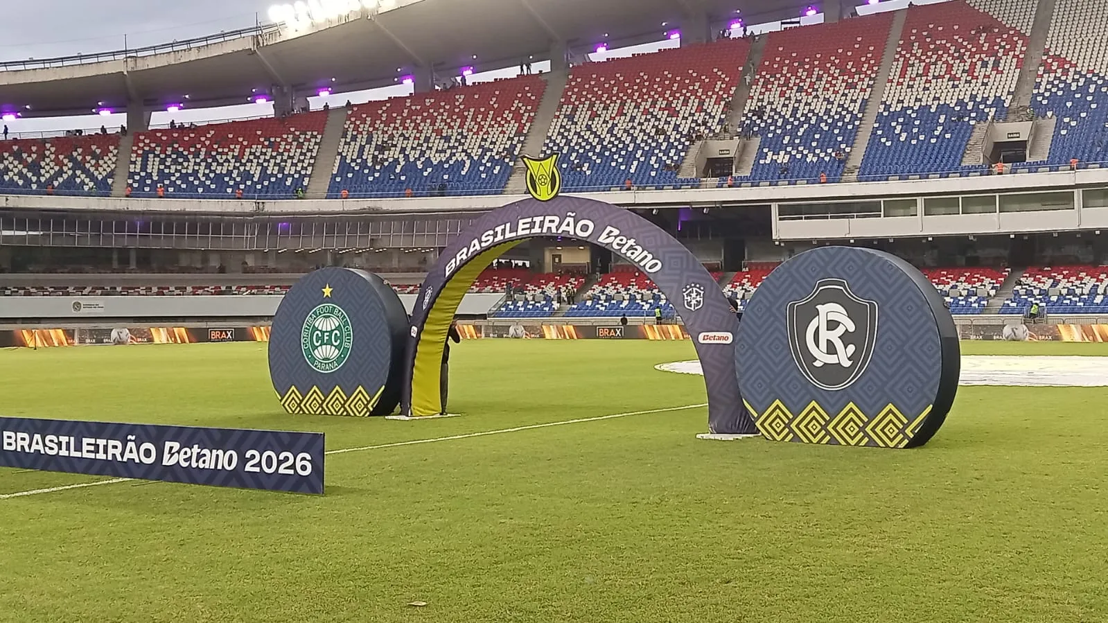 Leão Azul recebe o Coritiba no Mangueirão