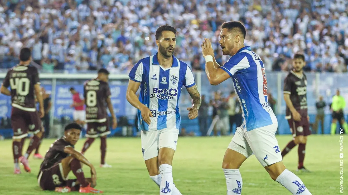 Caio Mello marcou um golaço de falta